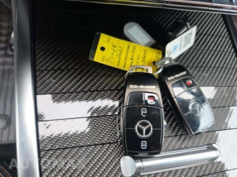 2027 Mercedes-Benz AMG G 63 - miniatura 5