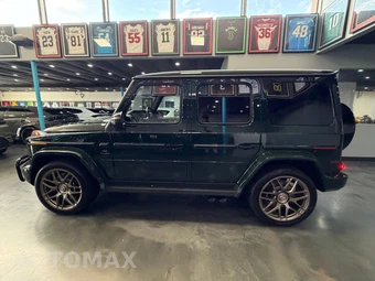 2027 Mercedes-Benz AMG G 63 - miniatura 8