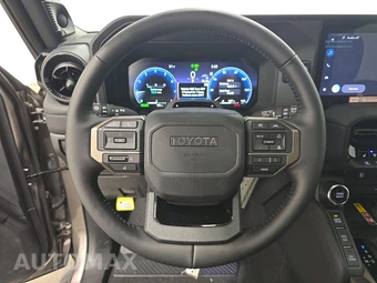 2027 Toyota Land Cruiser - miniatura 10