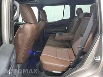 2027 Toyota Land Cruiser - miniatura 13