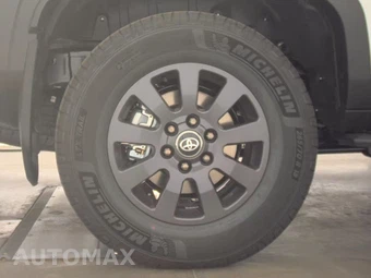 2027 Toyota Land Cruiser - miniatura 11