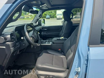 2027 Toyota Land Cruiser - miniatura 13