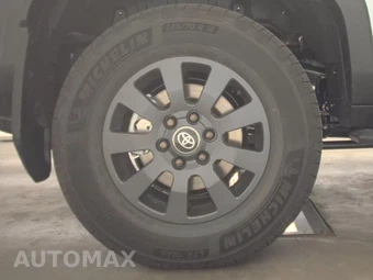 2027 Toyota Land Cruiser - miniatura 11
