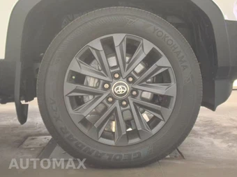 2027 Toyota Land Cruiser - miniatura 10