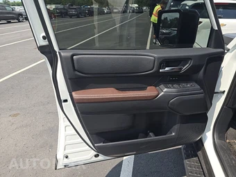 2027 Toyota Land Cruiser - miniatura 15